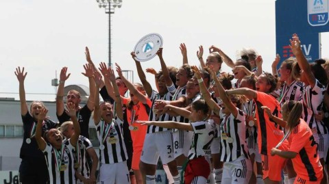 尤文图斯女足缔造神话，全胜战绩加冕意甲四连冠