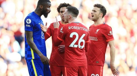 安菲尔德欧冠级对决平局收场，萨拉赫点射力挽狂澜，切尔西少一人顽强抵抗