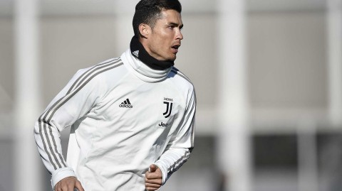 C罗全力出击 尤文图斯杯赛前最后一练