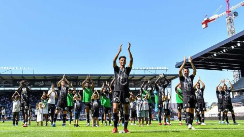 昂热主场爆冷三球完克里昂，新赛季强势开局