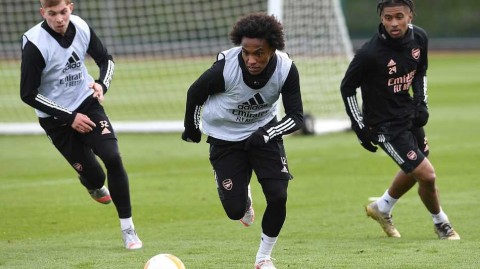 伦敦雨夜下的欧联梦想：阿森纳布拉格斯拉维亚赛前备战影像纪实