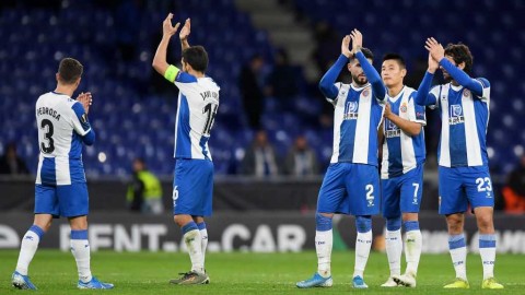 欧联杯赛场留遗憾，武磊屡失良机显无奈