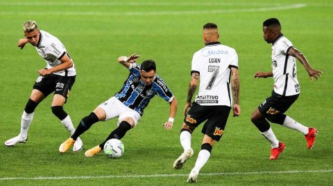 圣保罗雨夜徒劳无功，科林蒂安与格雷米奥互交白卷