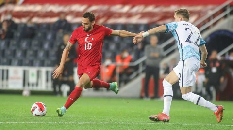 伊斯坦布尔雨夜激斗，土耳其1比1憾平挪威，世界杯入场券之争悬念迭起