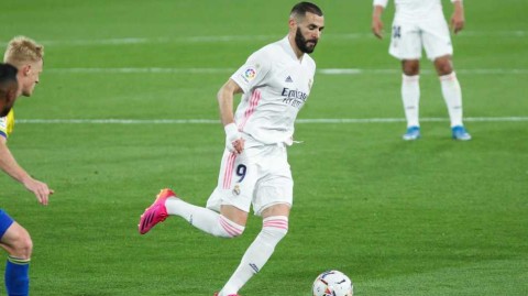 巅峰对话：本泽马233球追平亨利，法国传奇射手并立