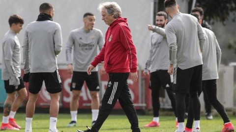 决战前夕，光明之魂：本菲卡罗马奥林匹克奏响欧联杯前奏曲