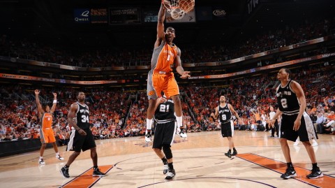 太阳马刺经典战役复盘：小霸王暴力美学引领凤凰城翱翔