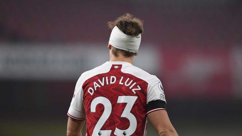 伦敦雨夜中的血色与空寂：阿森纳1比2狼队，主场三连败的漫长冬夜