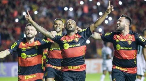 北方雄狮咆哮主场 力克坎皮纳斯绿军