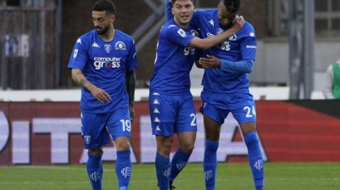 恩波利力擒萨勒尼塔纳 保级之路关键三分