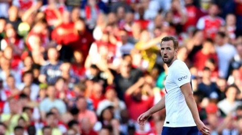 凯恩第二百五十场英超里程碑，北伦敦德比中的遗憾与坚守