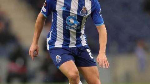 巴黎圣日耳曼迎来葡萄牙中场新核维蒂尼亚