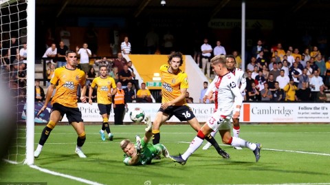 联赛杯激战阿贝球场 圣徒强势晋级展锋芒