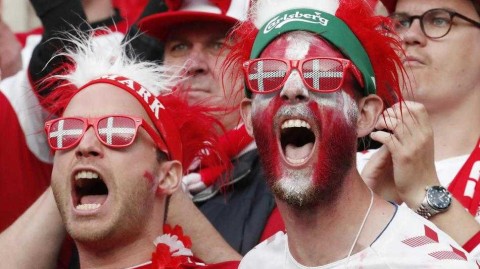 欧洲杯看台烽火：那些与球队同悲共喜的第十二人