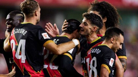 格拉纳达主场失守 巴列卡诺客场奏凯