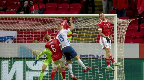 乌龙绝杀定乾坤，喀山风雪夜俄罗斯险胜斯洛伐克