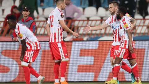 红星闪耀贝尔格莱德夜空 欧联激战力克土耳其劲旅