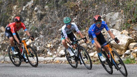 环意第九赛段皇后之战：贝纳尔征服土路，粉色荣耀加身