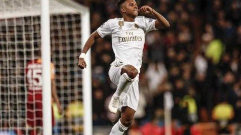 皇马新王储降临！18岁罗德里戈欧冠戴帽书写不朽传奇