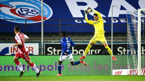 斯特拉斯堡绝杀摩纳哥，梅纳乌球场的蓝色狂想曲