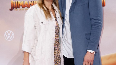 聚勒与女友闪耀柏林 铁卫柔情邂逅勇敢者游戏