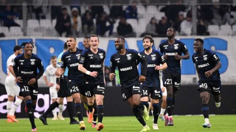 法甲巅峰对决：十人马赛绝平斯特拉斯堡