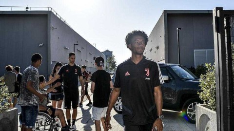 斑马军团夏日密码：都灵城下的新陈代谢与新赛季野心