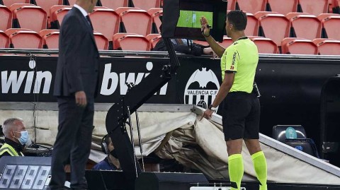 梅斯塔利亚噩梦之夜：皇马单场被判三点球＋乌龙，1比4惨遭瓦伦西亚逆转