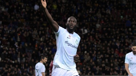 蓝黑军团友谊赛轻取对手 哲科卢卡库联袂建功