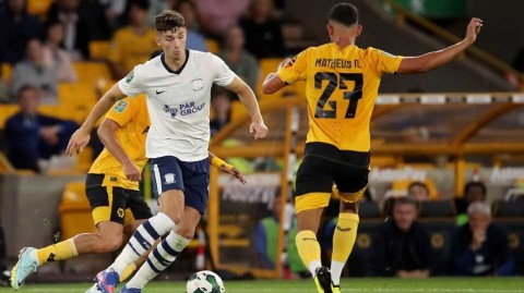 海盗庆祝点燃莫利纽克斯 狼队力克普雷斯顿晋级英联杯