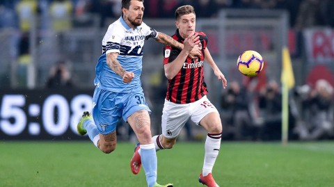 蓝鹰防线困住波兰神锋，杯赛首回合激战成和