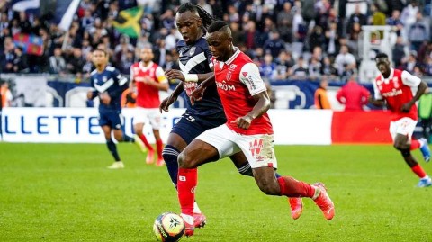 法甲经典逆转：波尔多补时绝杀兰斯，马特穆特大西洋球场的激情一夜