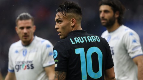 蓝黑军团绝地逆转登顶意甲 劳塔罗双响捍卫卫冕希望