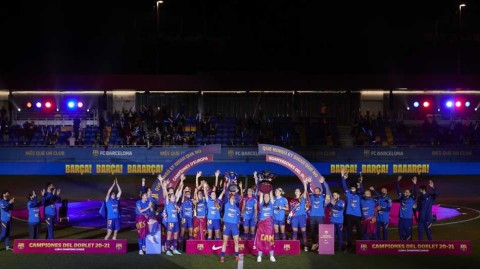 加泰罗尼亚之夜：巴萨女足双冠庆典的荣耀与激情