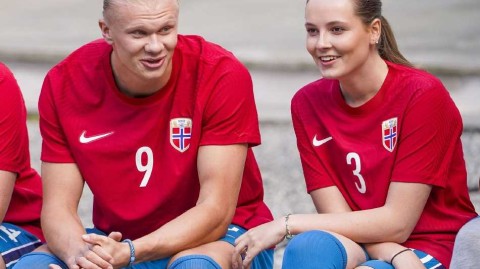 挪威王室慈善足球赛星光熠熠 哈兰德与王室成员共襄盛举