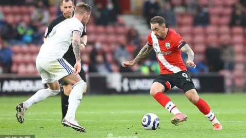 白玫瑰客场绽放圣玛丽 利兹联用一场胜利致敬青春与激情