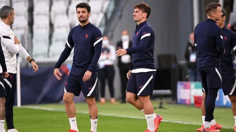 欧国联半决赛前，法国队在都灵的训练场细磨战阵