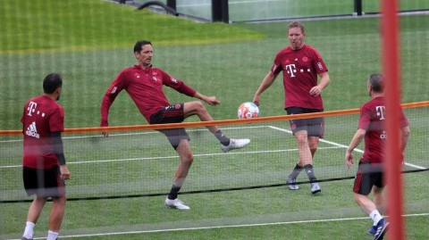 拜仁慕尼黑夏训欢乐多 网式足球成将帅破冰利器