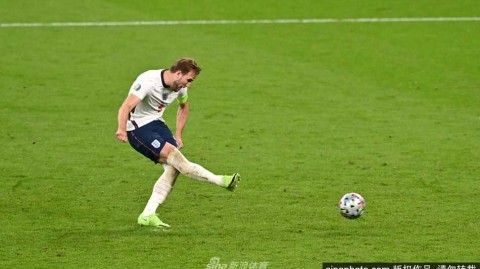 凯恩加时绝杀挺进决赛，大赛十球追平传奇莱因克尔
