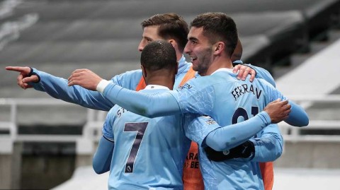 喜鹊主场激斗蓝月军团，托雷斯帽子戏法点亮圣詹姆斯公园夜空