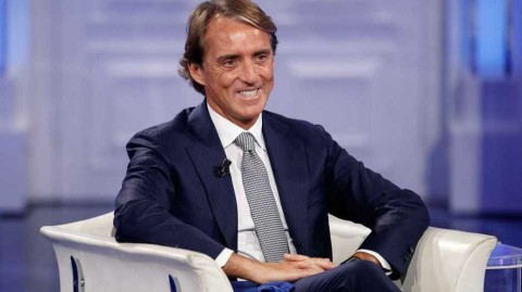 曼奇尼的蓝色复兴：最快三十胜背后的意大利之夏