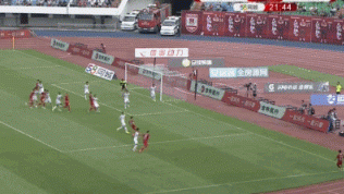 中甲赛场惊现天外飞仙 复制贝克汉姆式神级助攻