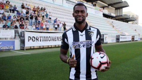 告别“黑豹”：前恒大射手杰克逊·马丁内斯正式挂靴