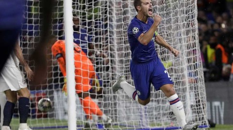 斯坦福桥雨夜蓝军锁定胜局，切尔西2比1力克里尔挺进欧冠十六强