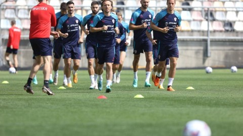 绿茵烽火燃里耶卡 格子军团决战前夜