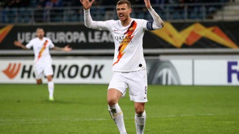 欧联杯激战夜：罗马客场逼平根特，小克鲁伊维特灵光一现率队挺进十六强