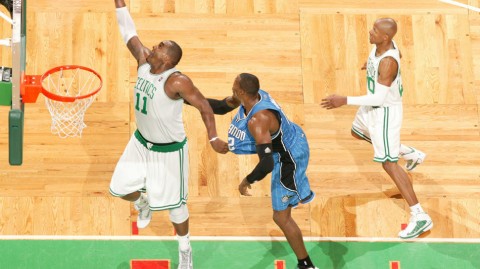 魔术活塞东决巅峰战，魔兽内线统治力再现江湖