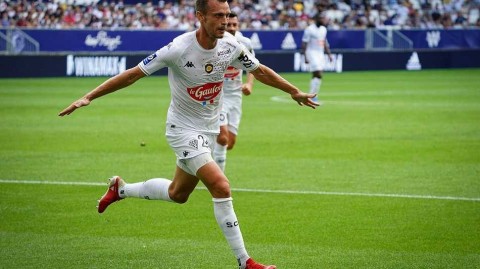 新赛季主场首分 波尔多与昂热在激战中各取所需