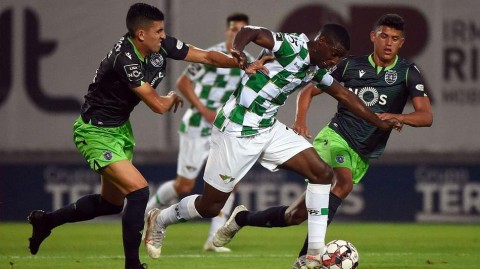 葡超30轮：摩雷伦斯主场十人应战 顽强逼平里斯本竞技