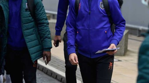 欧冠寒风中伊斯坦布尔抵达曼彻斯特背水一战